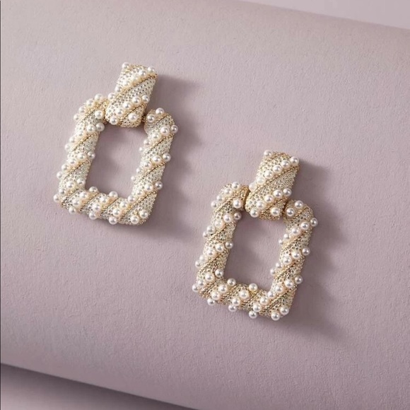 Pearl Square Earrings - Picture 1 of 3